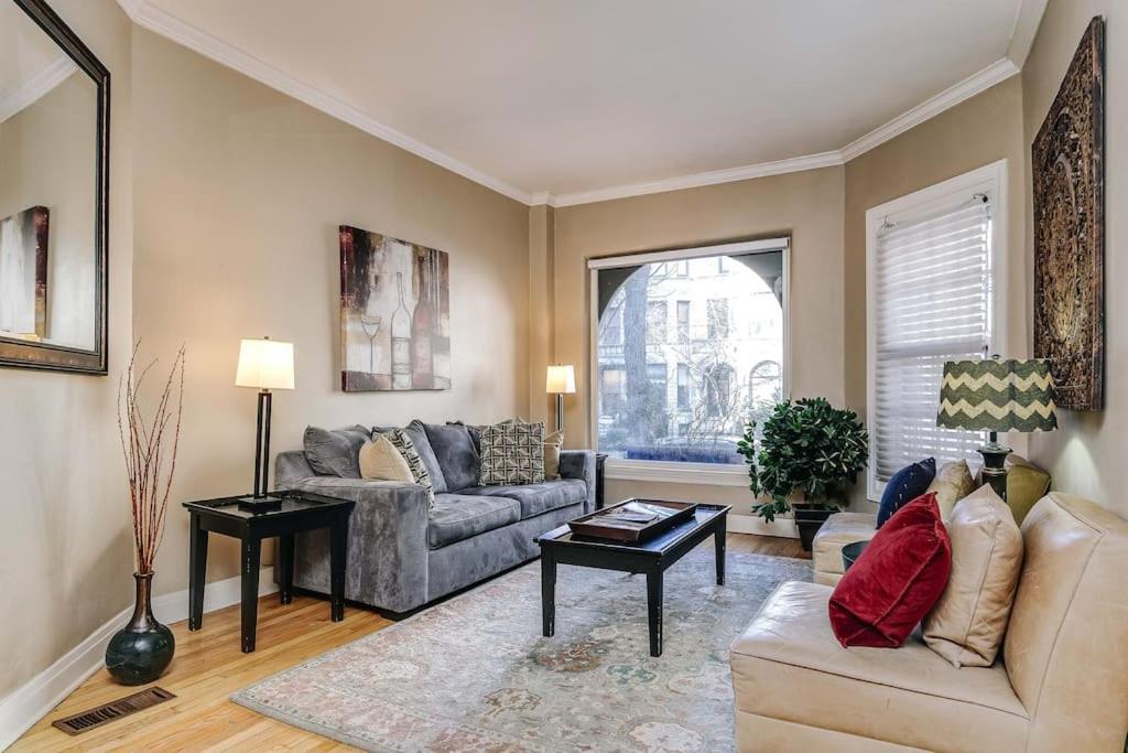 Brownstone In Gold Coast Apartment Chicago Bagian luar foto