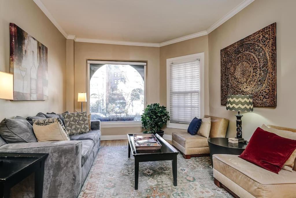 Brownstone In Gold Coast Apartment Chicago Bagian luar foto