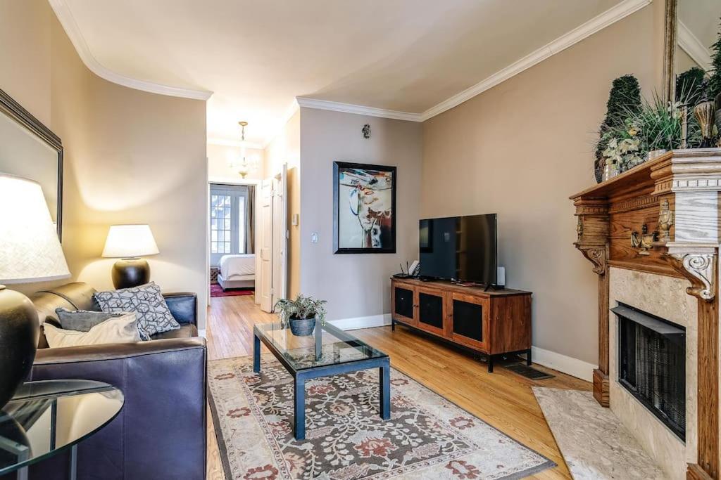 Brownstone In Gold Coast Apartment Chicago Bagian luar foto