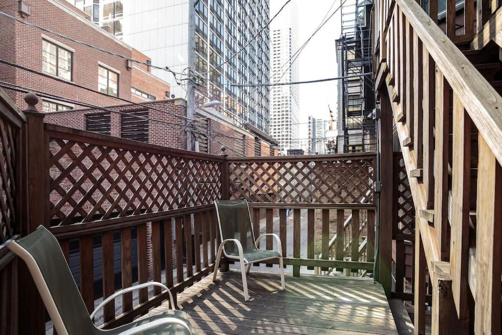 Brownstone In Gold Coast Apartment Chicago Bagian luar foto