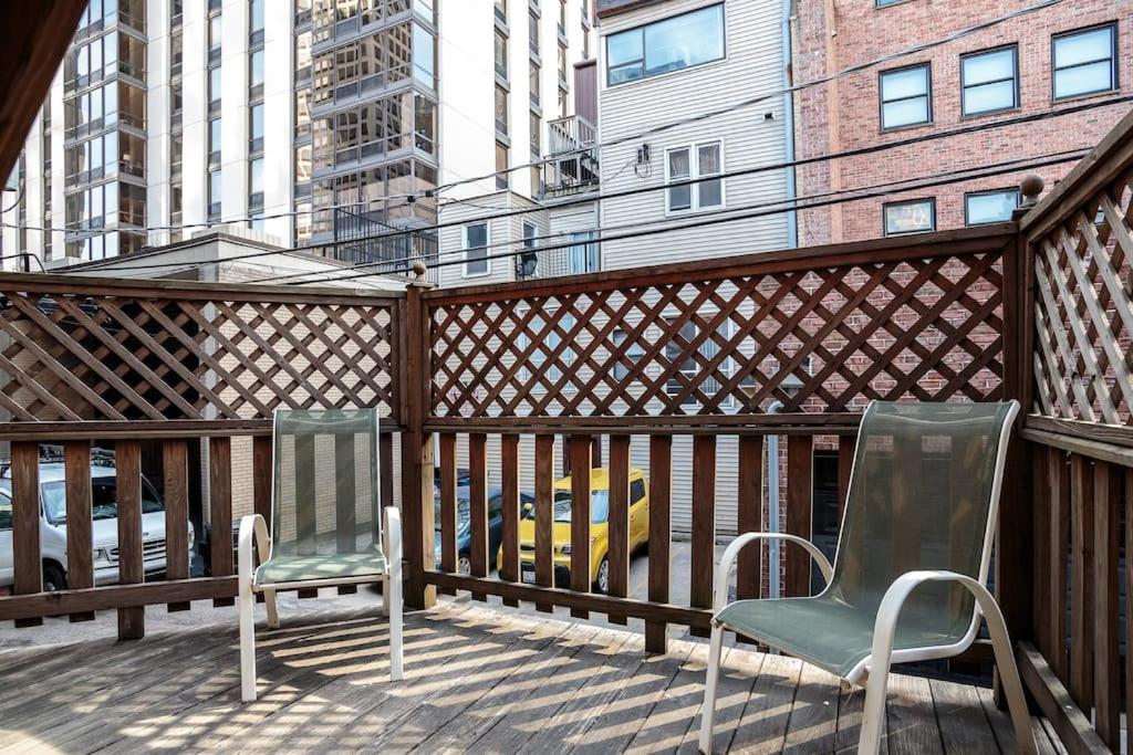 Brownstone In Gold Coast Apartment Chicago Bagian luar foto
